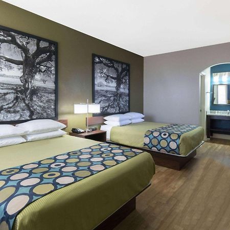 Super 8 By Wyndham San Antonio Near Fort Sam Houston Kültér fotó